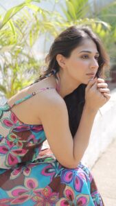 Vidhi Pandya Instagram - O Mehrama… 🍂

#beuniquelyyou #love #reels #reelsinstagram #instagood #instagram #instalike