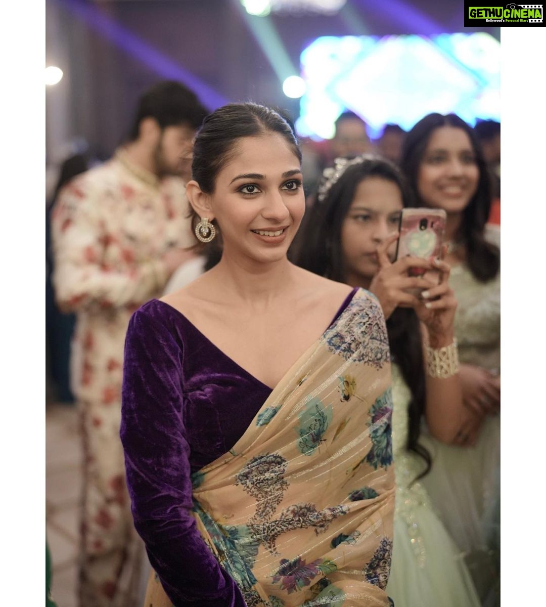 Vidhi Pandya - 97.7K Likes - When in Punjab... always live laugh eat and dance like a Punjabi 😅🥰🕺🤍
📸 - @neerajsethiphotography
Ps - @vandanaaofficial & @shobhitattrayofficial I love you two! I wish you guys a lifetime of togetherness , love & peace. Thu Thu Thu 🧿♾️
#punjabiwedding #beuniquelyyou #love