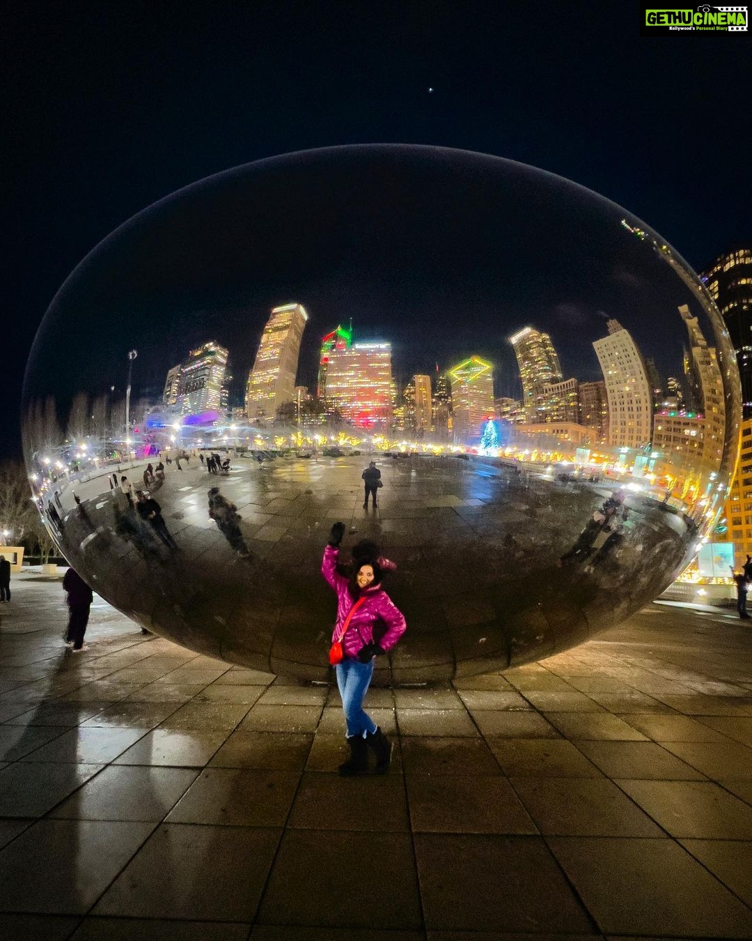 Vidhya Instagram - Chicago nights..🤍 Chicago Downtown