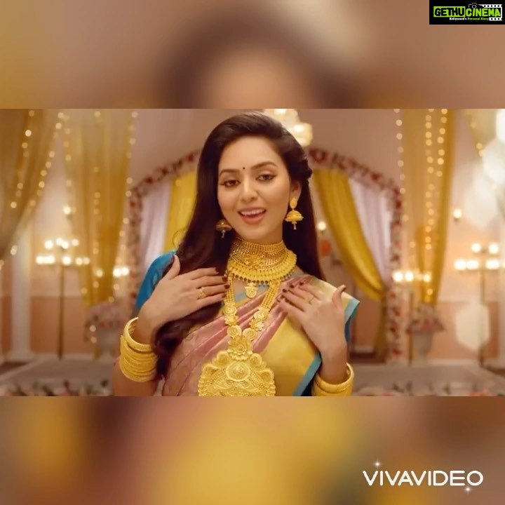 Vidhya Instagram - ♥️♥️♥️ @meerakrishnaofficial #repost Sri valli vilas jewellery ad shoot with beautiful @vidya.pradeep01 my darling sister 🥰❤️