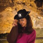 Vidhya Instagram - Meramec caverns were formed from the erosion of large limestone deposits over millions of years. Also the hideout of Jesse James in the 1870s 🤠. #merameccaverns Meramec Caverns