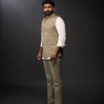 Vikram Prabhu Instagram – #PS1 Audio and Trailer Launch

Outfit: The one and only @osmanabdulrazak !! 😎
Shoes: @southside.in 🔥 

Styled by @ekalakhani
Style team :
@malinikarthikeyan @themisvanessa @nivedidha_koliyot
@nupur_p
@arzoonagraik

#PS1 #PonniyinSelvan #VikramPrabhu #TeamE #OAR #Osman #Dapperda #Bespoke