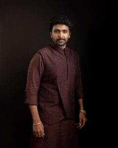 Vikram Prabhu Instagram - #PS2 Audio and Trailer Launch

Outfit: @livebohame 
Footwear: @monkstoryofficial 

Style team : @ekalakhani
@team___e @malinikarthikeyan @themisvanessa @harshene.ravichandar 
 
Photography @kiransaphotography 

@madrastalkies @lyca_productions 
Talent Coordinator @donsrini 

#PS2 #PonniyinSelvan #ManiRatnam #VikramPrabhu #TeamE #CholasAreBack #EkaLakhani