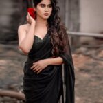 Aadhirai Soundarajan Instagram – 🌹🖤

Costume : @krishkarthik_official 
MUA : @hairtales.by.punithavathy 
Photography : @raghul_raghupathy 
Retouch @siva_retouch