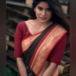 Aadhirai Soundarajan Instagram – ஒரு நிமிடத்தில் எத்தனை மயக்கம்..,
இந்த மயக்கத்தில் எத்தனை தயக்கம்..,
இந்த தயக்கத்திலும் வரும் நடுக்கம் என்றாலும் கால்கள் மிதக்கும்ம்ம்👣❣

Team :

Photography : @shotsbyuv @sat_narain 
Saree and Blouse : @studioraga.in 
MUA : @hairtales.by.punithavathy 

#saree #sareelove #photooftheday #sareelover #sareedraping #sareeshoot #outfitoftheday #outdoorphotography #portrait #portraitphotography #love #life #smile #crush #girl #girlnextdoor #pride #happy #happiness #fashion #actress #model #cute #photography Chennai, India