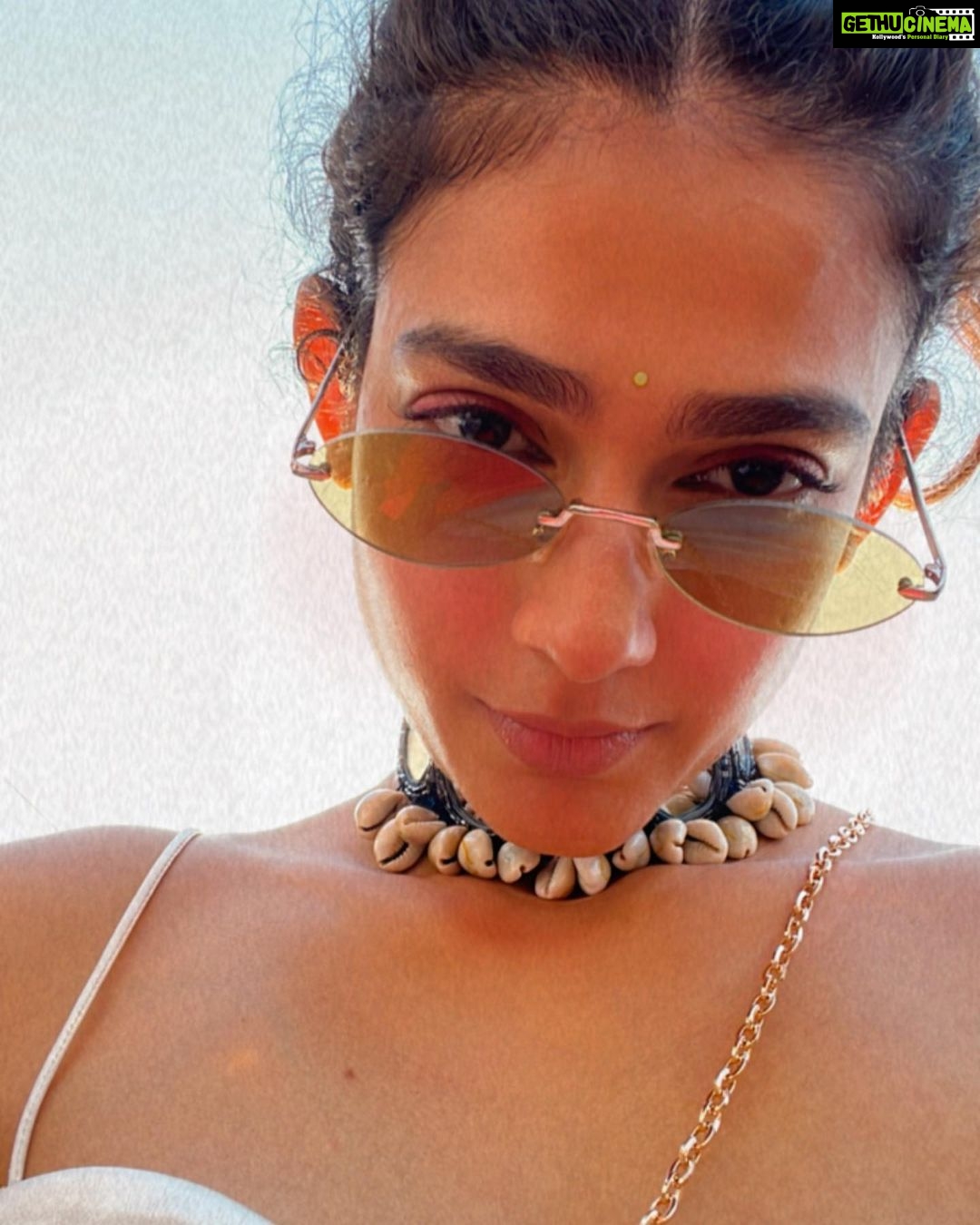 Aakanksha Singh Instagram - Vibe hai vibe hai 🤪