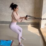 Aakanksha Singh Instagram – The struggle is real 🥹😅 and the song is so apt 🤪
#mondaymotivation #workouttime