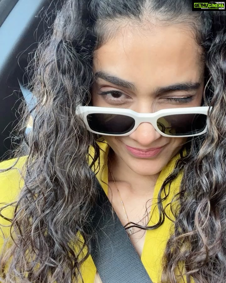 Aakanksha Singh Instagram - Just 💛 💁🏻‍♀️