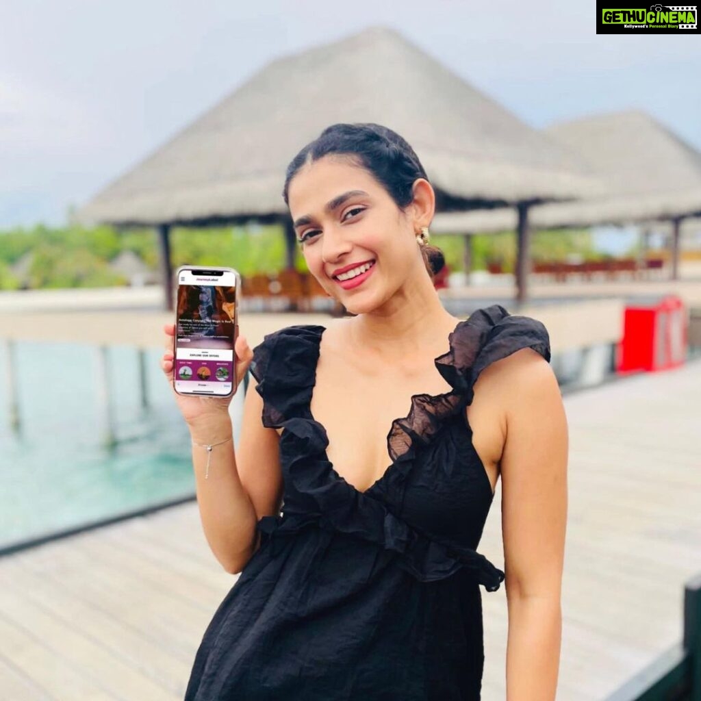 Aakanksha Singh Instagram - If you love to travel and most importantly travel well? Bolder and better than ever before - choose @travelwithjourneylabel Book your travels with JourneyLabel.com for a unique travel experience NOW! #ThinkHolidayThinkJourneyLabel