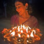 Aakanksha Singh Instagram - Mere tumhare sabke liye happy 🪔 Diwali 🤍 Wearing @neerusindia @nehaadhvikmahajan 🤍 #diwali2022 #deepawali2022 #aakankshasingh #deepawali #diwali