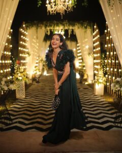 Aakanksha Singh Instagram - Your smile should be brighter than the lights around 😬 need proof ? Swipe left 😆

👗 @kalkifashion
💎@rajmankaofficial
🪄 @pratikshachandak
📸 @rahulmansingh @jaipurweddingphotographers