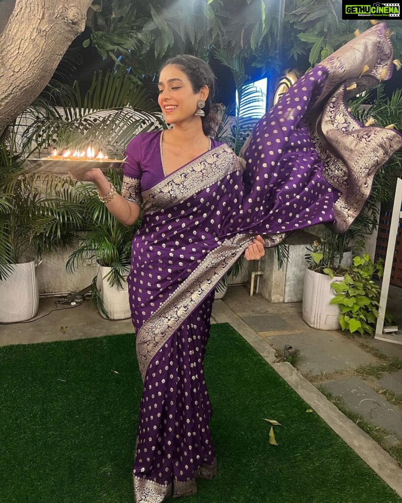 Aakanksha Singh Instagram - Mere tumhare sabke liye happy 🪔 Diwali 🤍 Wearing @neerusindia @nehaadhvikmahajan 🤍 #diwali2022 #deepawali2022 #aakankshasingh #deepawali #diwali