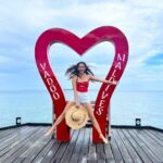 Aakanksha Singh Instagram - Love is in the hair, air and everywhere ♥️🤓 . . . . @travelwithjourneylabel #TravelWithJourneyLabel #JourneyLabel #YouAreSpecial #ThinkHolidayThinkJourneyLabel