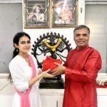 Aakanksha Singh Instagram – I am so happy to welcome @aakankshasingh30 a talented indian film industry actress whose stellar performance we have all seen in bollywood and telugu movies such as ‘Badrinath ki Dhulania’ & ‘Malli Raava’
I am so proud to be teaching a committed and diligent actor like you. My blessings are always with you, keep shining! Nateshwar Nritya Kala Mandir – Kathak Institute of Late Natraj Gopi Krishna