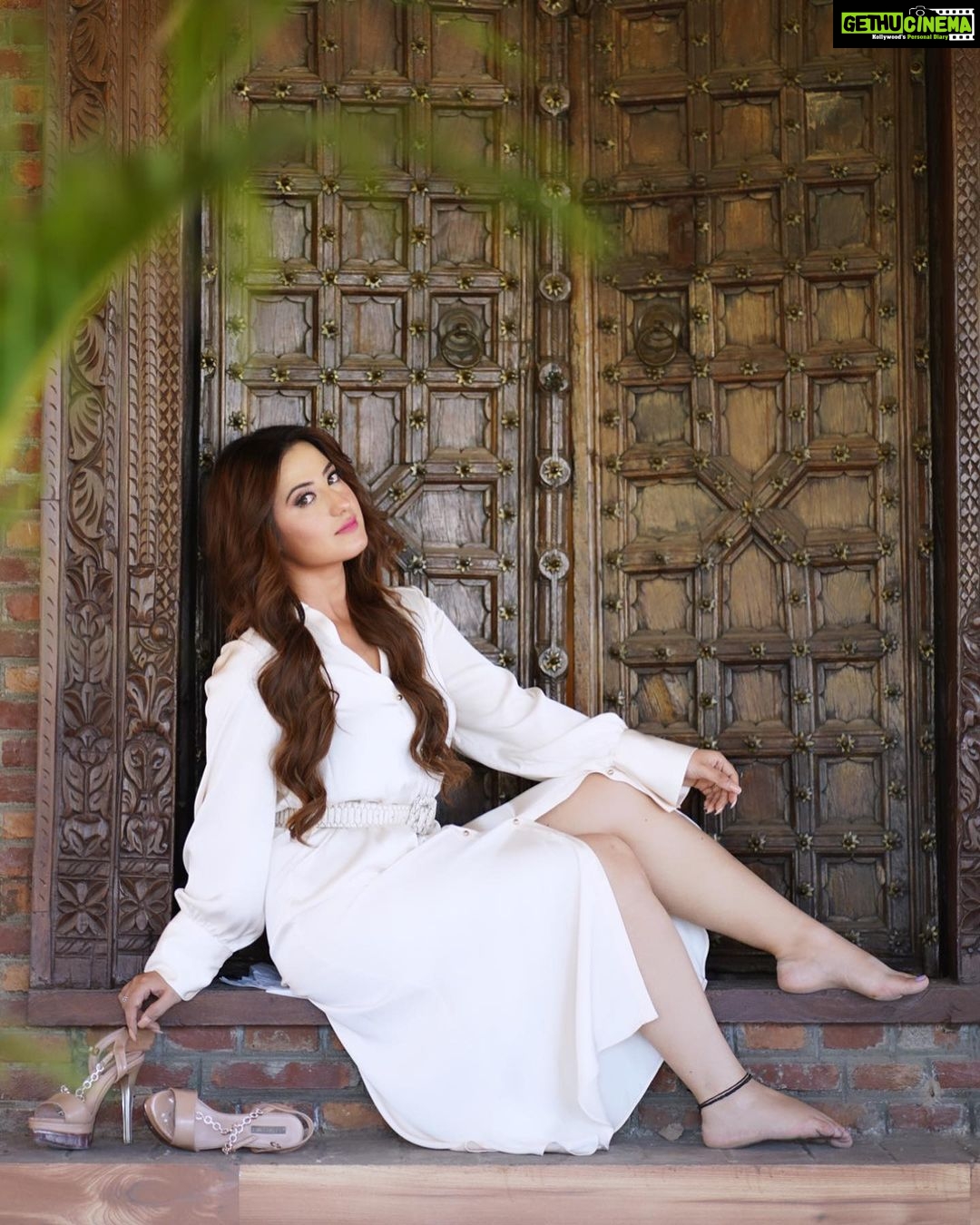Aalisha Panwar Instagram - 🕊️ .. , Know ur worth ., .. then add tax . ..