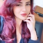 Aashka Goradia Instagram - Hello Red’ . . . . . . . . . . . . . #redhair #cherryredhair #16weeks #pregnant #momtobe #lovinglife #babyontheway #newjourney #love