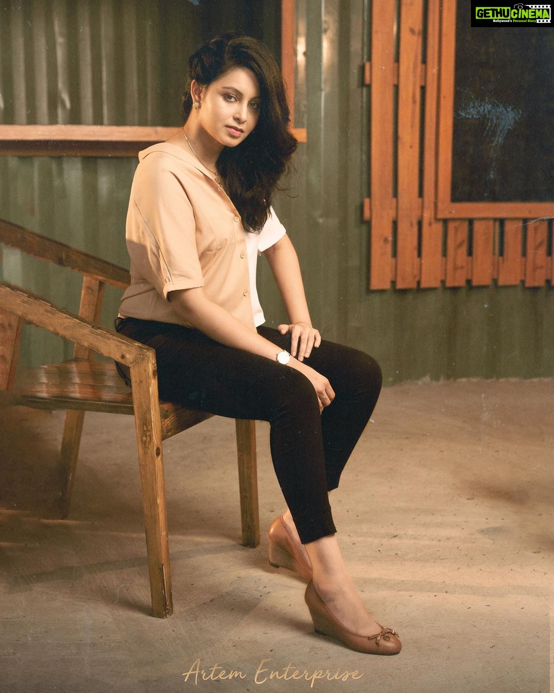 Abhinaya Instagram - Our attitude towards life determines Life’s attitude towards us