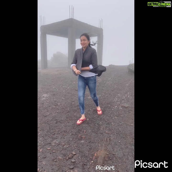 Abhinaya Instagram - #ooty… Strong winds… enjoying light drizzle Ooty, Tamil Nadu, India
