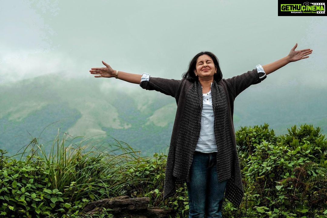 Abhinaya Instagram - Enjoying the nature 😇 #ooty Ooty, Tamil Nadu, India