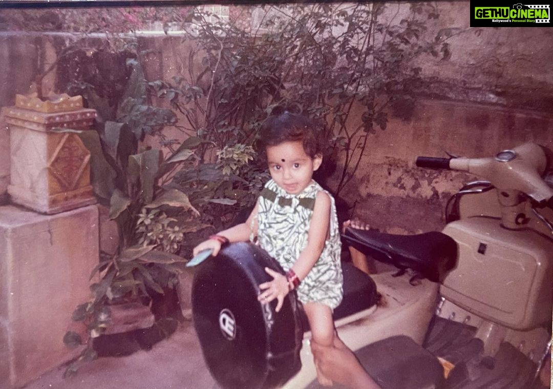 Abhinaya Instagram - Everyday routine.. waiting for my dad to take me out for a ride before he gets to work 😍