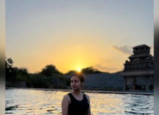 Abhinaya Instagram - #hampi 🏊‍♀️ 🏊‍♀️ 🏊‍♀️