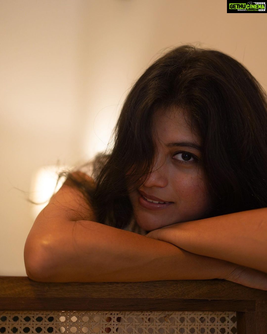 Aditi Balan Instagram - ஒரே கனா 🤍 . . . With - @officialaditibalan ✨ . . #portraits_ig #pixel_ig #portraiture #expofilm3k #portrait_perfection #portraitstyles_gf #portraits_universe #featurepalette #bleachmyfilm #portraitmood #featurepalette #rsa_portraits #makeportraits#kanmaniphotography #profile_vision#kollywood#cinema#aditibalan#saree#shoot #top_portraits #life_portraits #postthepeople #quietthechaos #2instagood #way2ill #justgoshoot #artofvisuals #l0tsabraids #details#ftwotw