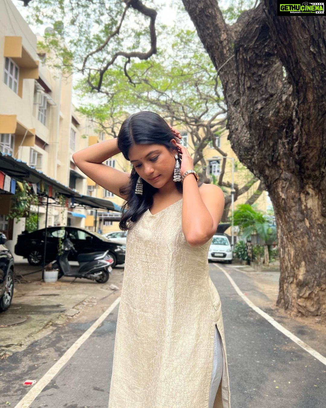 Aditi Balan Instagram - Makeup @salomirdiamond Clothes stitched by @thebuttonthiefco