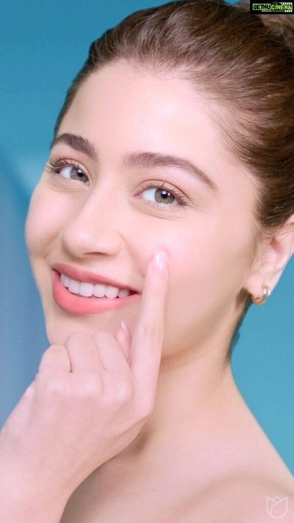 Aditi Bhatia Instagram - Thrilled to partner up with a brand that I have used ever since I was a child @pondsindia 💙 Super super excited about this association!! ☺️✨ Who doesn’t love plump, bouncy skin? Your answer to 24-hour hydration is the POND’S SUPER LIGHT GEL, filled with the goodness of hyaluronic acid! 💙 Just scoop, dab, and massage your way through the summer. ☀️ Trust me, your skin will thank you. 😋 #Ponds #PondsIndia #Moisturiser #GlowingSkin #HealthySkin #SoftSkin #SkinEssentials #SuperLightGel #WaterFreshGlow #Skincare #BeautyTips #SkincareRoutine #Selfcare #skincareindia