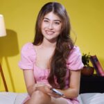 Aditi Bhatia Instagram – I believe in searching for my spotlight in those little moments where I create the joy for myself. Those spotlight moments are the ones which make me shine! 
How do you enjoy your little moments? 

Have your magical experiences with a 120Hz 3D Curved Display, and Night Portrait with Aura Light feature in the all-new vivo V27!

Buy the #TheSpotlightPhone now, head to vivo India Page

#DelightEveryMoment #vivoV27
