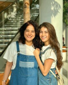 Aditi Bhatia Instagram - happy mommy day to my mommy👩‍👧 you’re my support system and my 🌍 exists because of you. I love you ❤️