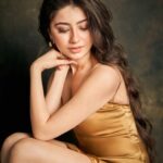 Aditi Bhatia Instagram - stardust 🤎✨ Shot by : @rohanshrestha MUA : @makeupbyriddhima Hair by : @swapnilkashid_ Styled by : @sheefajgilani