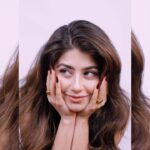 Aditi Bhatia Instagram - #ad Check out the different ways I use my L’Oréal Paris Extraordinary Oil serum to keep my hair soft & Shiny Infused with the goodness of 6 different floral oils, this serum makes my hair 30% stronger, helps eliminate the frizz and helps protect against UV, humidity and pollution. @lorealparis @amazondotin #LOrealParisIndia #ExOilSerumToShine #ExOilSerum