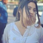 Aditi Ravi Instagram - 🤍 #throwback 🤍 collect moments not things !! 👗 @western_lady_ 💁🏻‍♀️ @vrinda_sk_ #white #blackandwhite