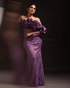 Aditi Ravi Instagram - 😈😈😈 📸 @arun_payyadimeethal 💄& 💁🏻‍♀️ @sreegeshvasan_makeupartist 👗 @damanz.designs #😈 #feltflower