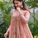 Aditi Ravi Instagram - love is like cold wind in summer 🍃 @padmaweddingz @baljithm #reels #reelitfeelit #instagram