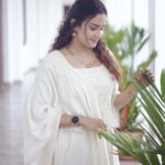 Aditi Ravi Instagram - White has it all. 📸 : @arif_ak_photography hair: @sreegeshvasan_makeupartist