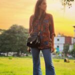 Aditi Ravi Instagram - 🌞🌳 👚 @feather_calicut #thrissur #myplace #sunset