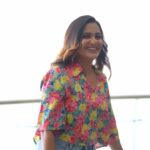 Aditi Ravi Instagram - 💐smile & relax 💐 @lulufashionindia @vrinda_sk_ @sreegeshvasan_makeupartist @pranavpraveeen #smile #reelitfeelit #reels #instagood #music