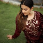 Aditi Ravi Instagram - 👺😬 📸 @athul_krishna________ 👗 @ensemblebyneethusubein 💁🏻‍♀️ @vrinda_sk_ 👠 @juttiesmaker #red #new #insta #post