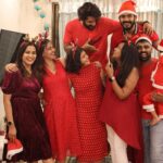Aditi Ravi Instagram - xmas celebration 🍾 @maheswarirkrishnan @anusree_luv @thechandhunadh @limiteddd_edition @raakz.ashraa @anu.mohan.k #jjayddu @mahesh_bhai 😍 #xmas #celebration #friendslikefamily
