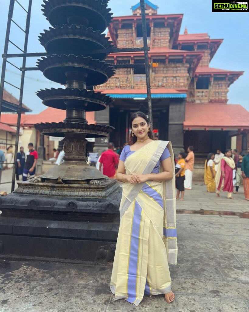 Aditi Ravi Instagram - Happy Vishu to all of you🌼 Jewellry @varuthri_findings #vishu #2023