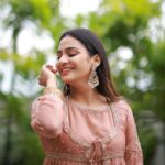 Aditi Ravi Instagram - ✨ 👗 :@jazaashdesignstudio 📸 : @padmaweddingz @baljithm 💁🏻‍♀️ : @vrinda_sk_