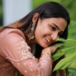 Aditi Ravi Instagram - ✨ 👗 :@jazaashdesignstudio 📸 : @padmaweddingz @baljithm 💁🏻‍♀️ : @vrinda_sk_