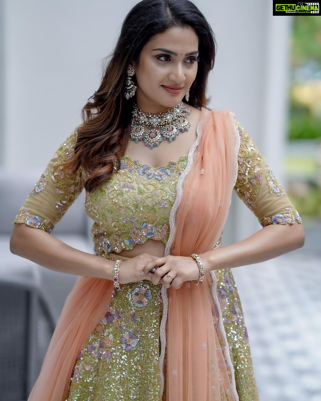 Aditi Ravi Instagram - lehja lehja dil lehja lehja 🎶… Photography - @nostalgiaevents.in Costume - @kahani_stories_in_thread MUAH - @merins_remyamerin Jewellery- @meralda.jewels Location - @portmuziriskochi #lehnga #smile #instagood
