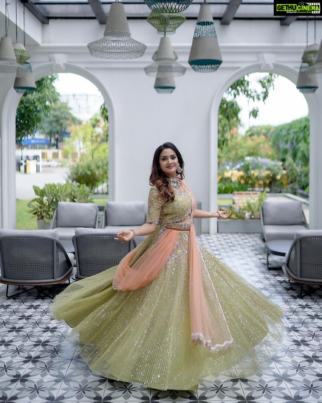 Aditi Ravi Instagram - lehja lehja dil lehja lehja 🎶… Photography - @nostalgiaevents.in Costume - @kahani_stories_in_thread MUAH - @merins_remyamerin Jewellery- @meralda.jewels Location - @portmuziriskochi #lehnga #smile #instagood