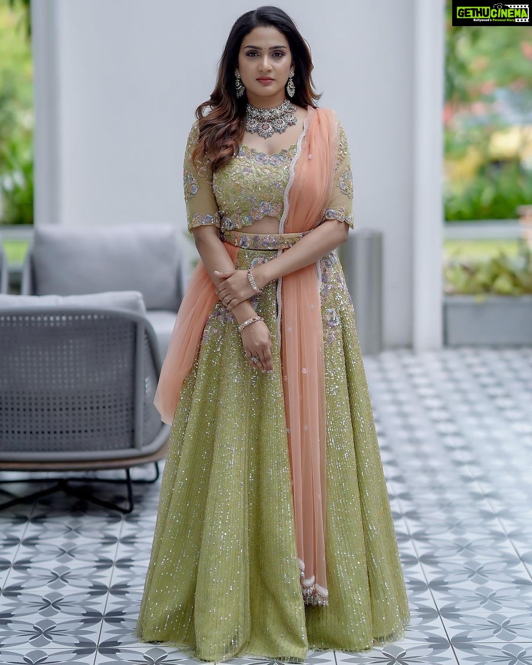 Aditi Ravi Instagram - lehja lehja dil lehja lehja 🎶… Photography - @nostalgiaevents.in Costume - @kahani_stories_in_thread MUAH - @merins_remyamerin Jewellery- @meralda.jewels Location - @portmuziriskochi #lehnga #smile #instagood