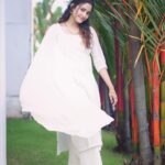 Aditi Ravi Instagram - White has it all. 📸 : @arif_ak_photography hair: @sreegeshvasan_makeupartist