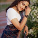 Aditi Ravi Instagram - Perseverance : the ability to know you will make it to the end 📸 @arif_ak_photography saree @junglefowl.in #smile #instagram