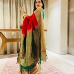 Aditi Ravi Instagram - ❤️🦚❤️ styling @vrinda_sk_ ✨ saree @poonolilsilks ✨ blouse @niharikabyarya ✨ MuA @aditi.ravi 😜 nails @nails_by_rakhi #saree #favourite #smile #insta