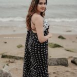 Aditi Ravi Instagram - 🖤………….🤍 #connectthedots! #life 📸 : @jishnumurali_ 💄: @_arya_jithins_makeover Hair : @makeovers_by_anjaly 👗 : @tiana_designers VC : @joseph_seby__ Retouching : @abhishek__asokan